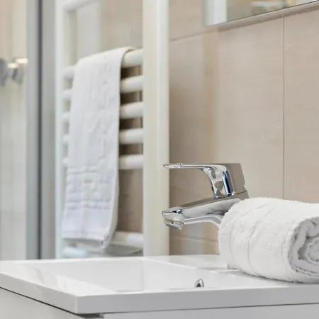 Confort & Calme - Centre Historique - Equipe Apartament